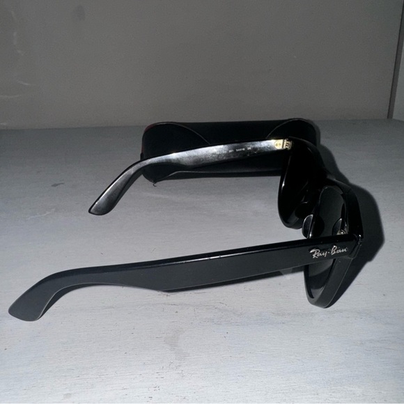 Ray-Ban Wayfarer Sunglasses - Picture 8 of 12